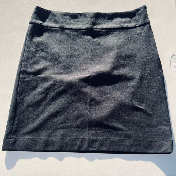 Banana Republic Black Skirt - Picture 1 of 7